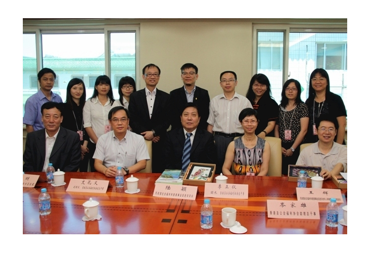 民政部社會福利和慈善事業促進司陸穎司長及團隊與協會代表團合照