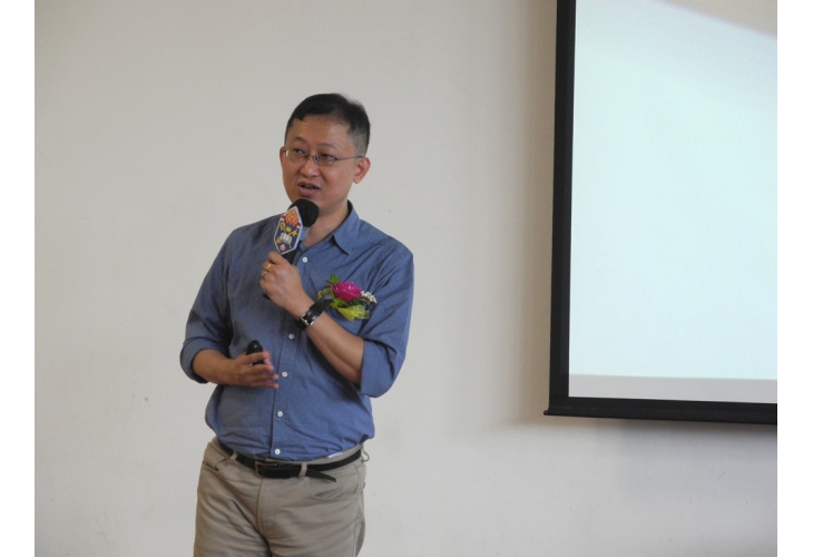 資深教育工作者胡繼昌為大家講解升學資訊