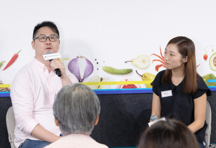 瑞臻護老中心（油塘）社工何兆麟先生分享使用教材加深社工對長者的了解