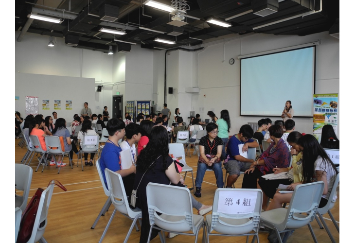過百名考生和家長到場參與家長模擬放榜暨資訊日