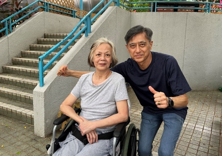 中風患者謝女士與丈夫
