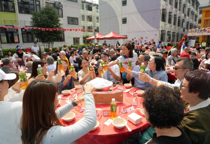 超過200位居民齊聚一堂，非常熱鬧