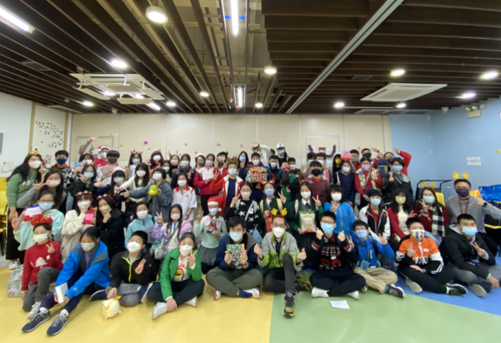 兒童發展基金—「涌Teens Goal飛」計劃學員畢業禮合照