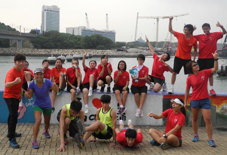 東涌綜合服務社工與中學生組成cool runners跑步隊